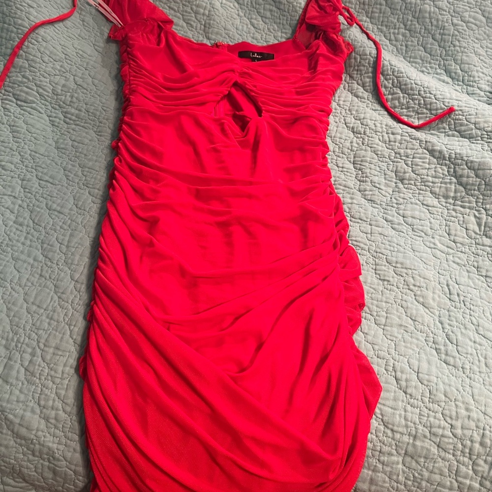 Date party dress, red and off the shoulder dress.